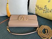 Valentino Loco Shoulder Bag With Jewel Logo Nude 27x13x6cm - 4