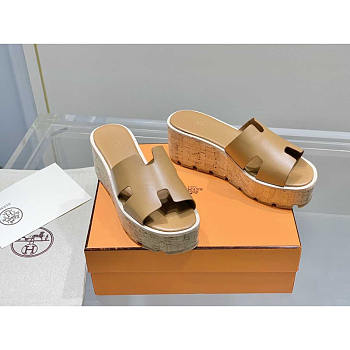 Hermes Eze 30 Sandals Natural