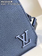 Louis Vuitton LV Fastline Black 17.3 x 12 x 7 cm - 2