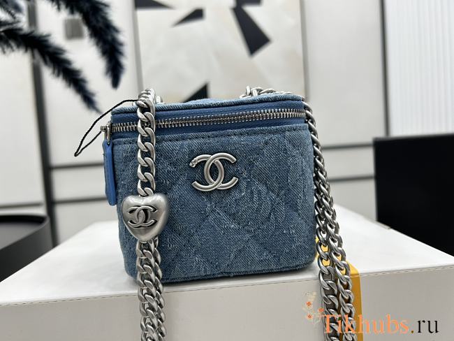 Chanel Mini 23P Vanity Case Blue Denim 11x8.5x7cm - 1