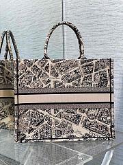 Dior Large Book Tote Beige and Black Plan de Paris 42 x 35 x 18.5 cm - 4