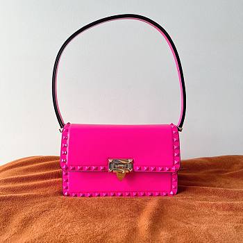 Valentino Rockstud23 Smooth Calfskin Shoulder Bag Pink 23x13x9cm