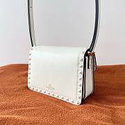 Valentino Small Rockstud23 Smooth Shoulder Bag White 18.5x12x8cm - 4