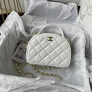 Chanel Clutch With Chain White 16x12x6cm - 1