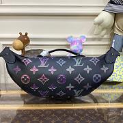 Louis Vuitton LV Comet Bumbag Black Borealis 45 x 17 x 9 cm - 3