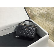 Chanel Vanity Case with Chain in Black Lambskin 17x9.5x8cm - 1