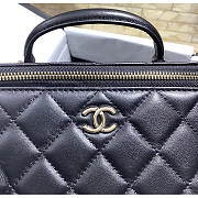 Chanel Vanity Case with Chain in Black Lambskin 17x9.5x8cm - 2