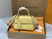 Louis Vuitton LV Cluny Mini Yellow 20 x 16 x 7.5 cm - 1