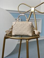 Louis Vuitton LV Petite Malle Souple White 20x14x7.5cm - 4