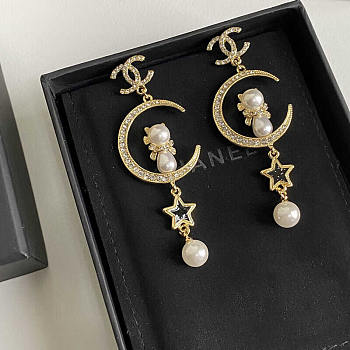 Chanel Pearl Moon Earring Gold