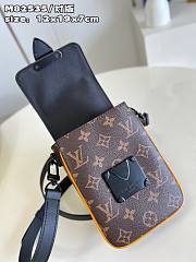 Louis Vuitton LV S-Lock Vertical Wearable Wallet 12 x 19 x 7 cm - 3