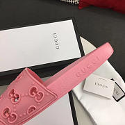 Gucci Women's Rubber GG Slide Sandal Pink - 4