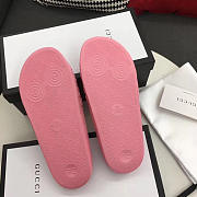 Gucci Women's Rubber GG Slide Sandal Pink - 3