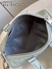 Louis Vuitton LV Keepall Bandoulière 25 Grey 25 x 15 x 11 cm - 6