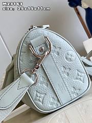 Louis Vuitton LV Keepall Bandoulière 25 Grey 25 x 15 x 11 cm - 4