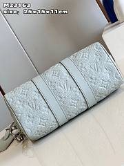 Louis Vuitton LV Keepall Bandoulière 25 Grey 25 x 15 x 11 cm - 3