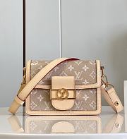 Louis Vuitton LV Mini Dauphine Beige 20 x 15 x 9 cm - 1