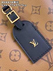 Louis Vuitton LV Shoulder Bag 17x17x7cm - 5