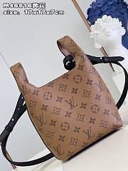 Louis Vuitton LV Shoulder Bag 17x17x7cm - 4