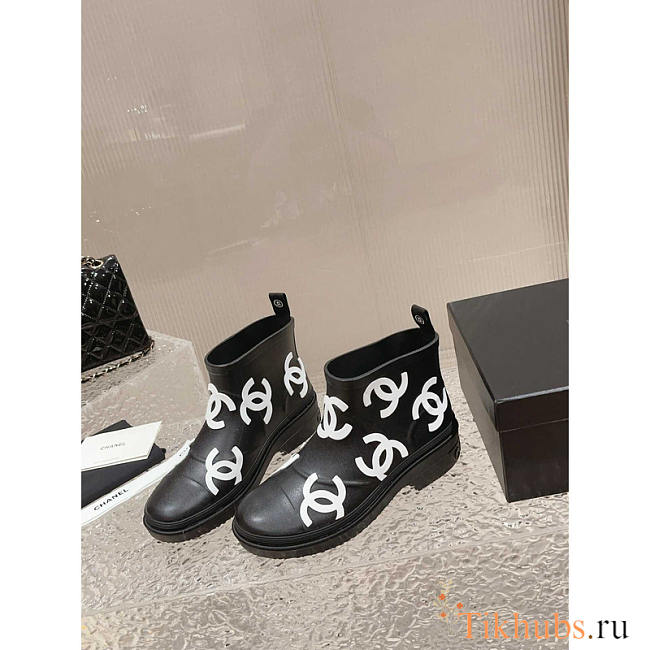 Chanel Short Rain Boots Black And White - 1