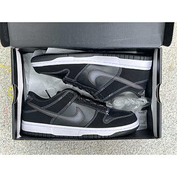 Nike Dunk Low Airbrush Swoosh