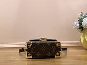 Louis Vuitton LV Camera Box Monogram 12.5 x 17.6 x 6 cm - 5