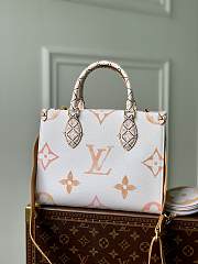 Louis Vuitton LV Onthego By The Pool Biege PM 25x19x11.5cm - 1