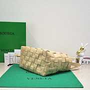 Bottega Veneta BV Bowling Bag Beige 21x28x16cm - 4