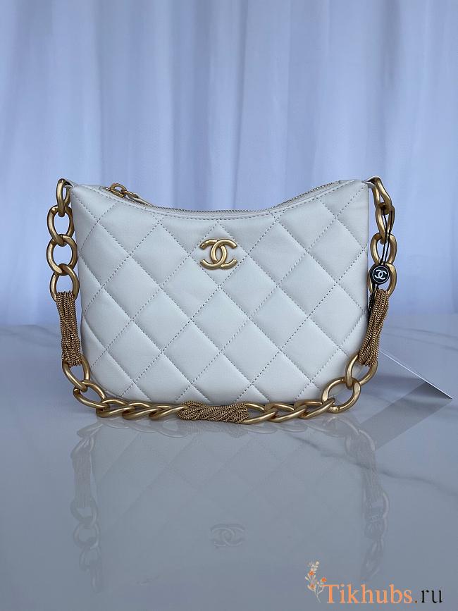 Chanel Hobo White Bag 23x17x6cm - 1