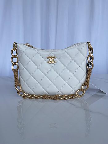 Chanel Hobo White Bag 23x17x6cm