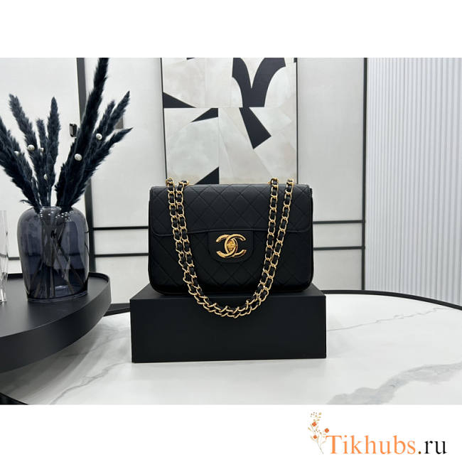 Chanel Flap Bag Black Gold 30x21x8cm - 1