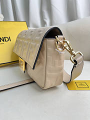 Fendi Baguette Leather Bag Beige 27x15x6cm - 5