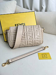 Fendi Baguette Leather Bag Beige 27x15x6cm - 3