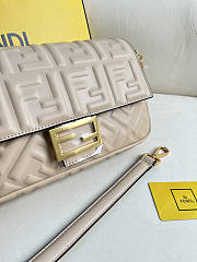 Fendi Baguette Leather Bag Beige 27x15x6cm - 2