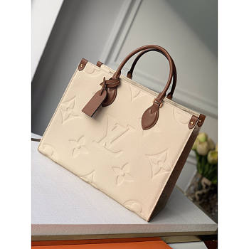 Louis Vuitton LV Onthego Giant Monogram Leather Cream MM 35 x 28 x 15 cm 