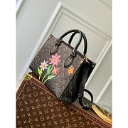 Louis Vuitton LV x YK OnTheGo PM Black 25 x 19 x 11.5 cm - 4