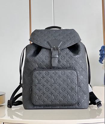 Louis Vuitton LV Montsouris Backpack Black 32 x 40 x 19 cm