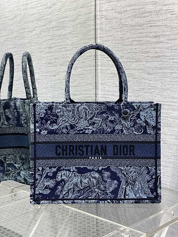 Medium Dior Book Tote Beige and Blue Macrocannage Embroidery (36 x 27.5 x  16.5 cm)