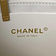 Chanel Shiny Crumpled Lambskin & Gold-Tone Metal White 18x29x2cm - 6