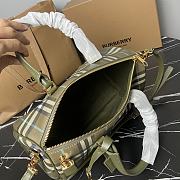 Burberry Check Medium Bowling Bag Green 30 x 15 x 21cm - 5