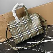 Burberry Check Medium Bowling Bag Green 30 x 15 x 21cm - 3