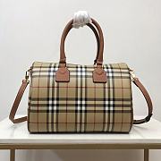 Burberry Check Medium Bowling Bag Archive Beige 30 x 15 x 21cm - 5