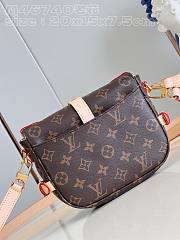 Louis Vuitton LV Saumur BB Monogram 20x15x7.5cm - 4