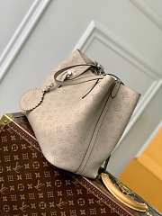 Louis Vuitton LV Blossom MM Grey 30x27.5x16cm - 4