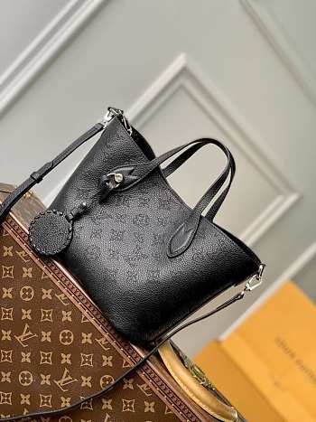 Louis Vuitton LV Blossom PM Bag Black 20 x 20 x 12.5 cm