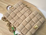 Bottega Veneta Cassette Padded Pillowy Woven Beige 26x18x8cm - 2