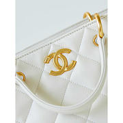Chanel Quilted Lambskin Bag White 22x19x17cm - 2