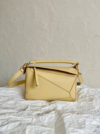 Loewe Light Yellow Puzzle Small Shoulder Bag 24x16x10cm