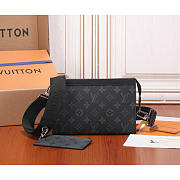 Louis Vuitton LV Gaston Wearable Wallet Black 22x14.5x4.5cm - 1