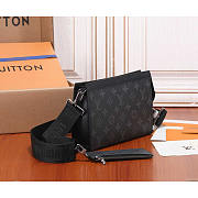 Louis Vuitton LV Gaston Wearable Wallet Black 22x14.5x4.5cm - 6